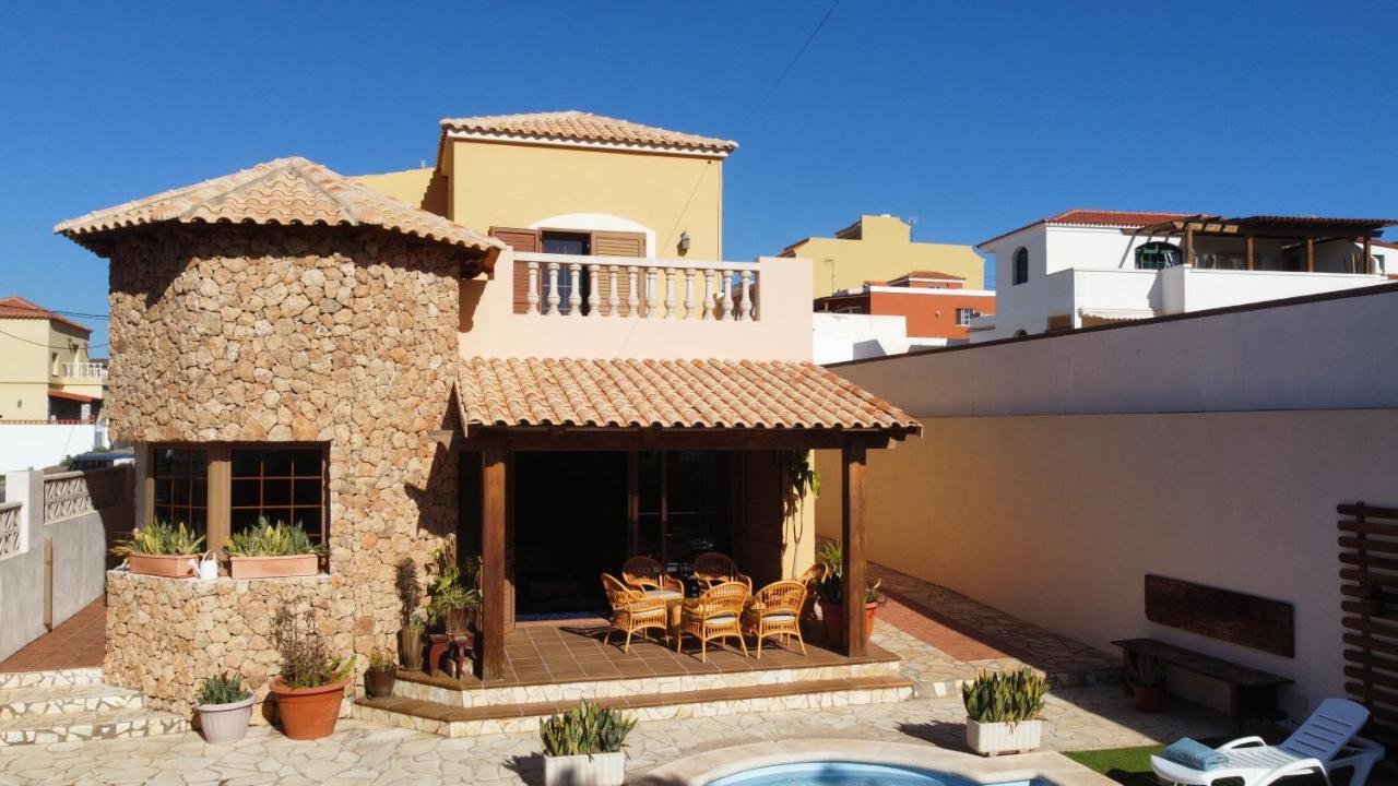 Villa Ingrid. Piscina Exterior. Las Playas Dış mekan fotoğraf